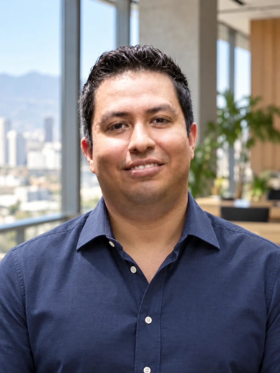 Retrato de una persona del equipo de Azit.